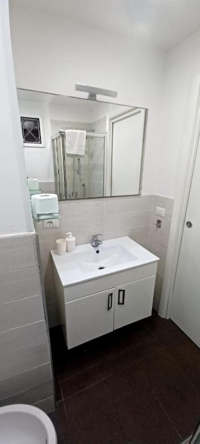 Residenza Plebliscito Apartment เนเปิลส์ ภายนอก รูปภาพ