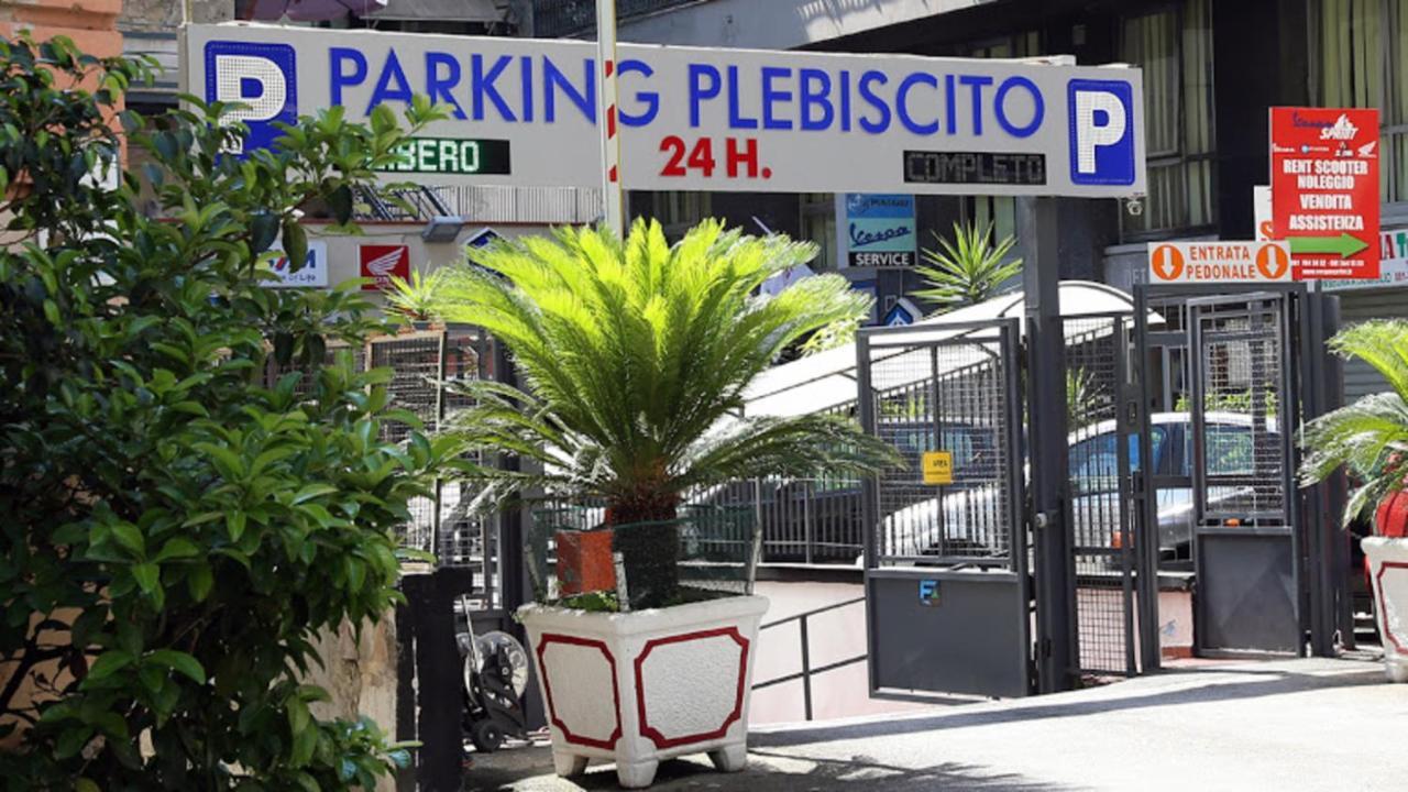 Residenza Plebliscito Apartment เนเปิลส์ ภายนอก รูปภาพ